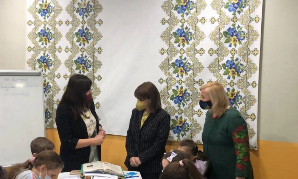 Σακελλαροπούλου: «Οφείλουμε έμπρακτη αλληλεγγύη στα παιδιά του πολέμου»